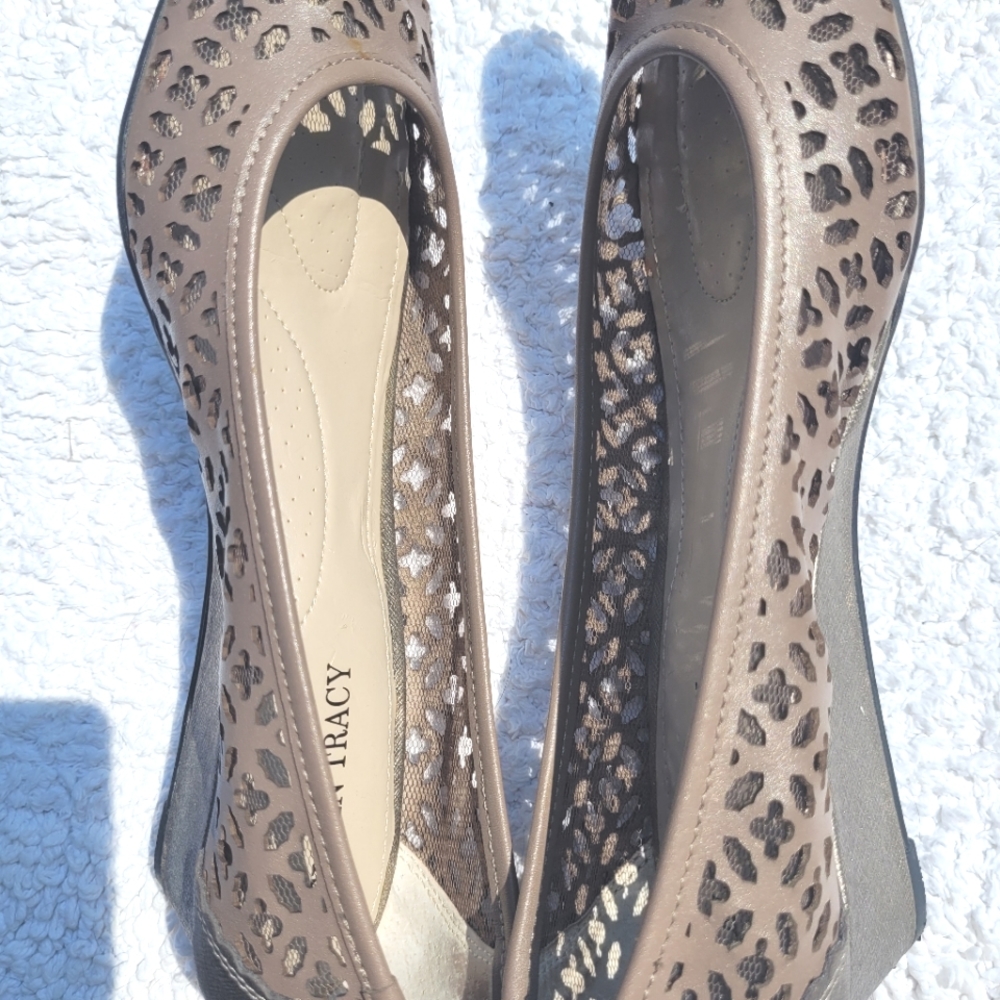 Wedge shoes